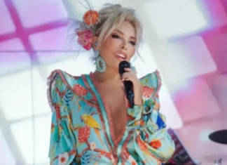 Ajda Pekkan Barbie bebek gibi