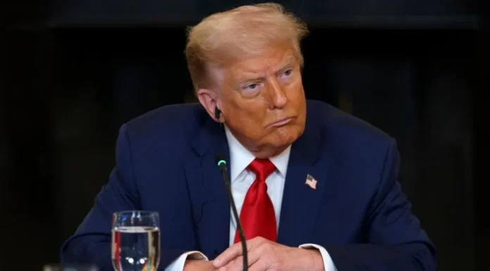 Trump’tan Kanada’ya Tehdit: “1 Ağustos’tan itibaren %35 gümrük vergisi uygulayacağım”