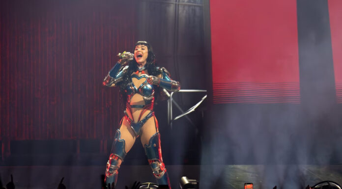 Katy Perry Büyüledi