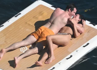 Dua Lıpa ve Callum Turner’dan tatilde romantizm