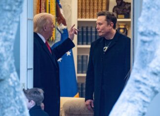 Trump, Musk’ı tehdit etti: Tesla hisseleri çakıldı
