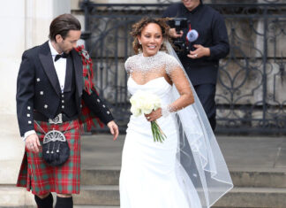 Ünlü şarkıcı aradığı aşkı 50 yaşında buldu