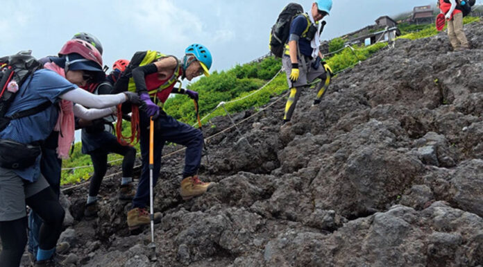 102 yaşındaki Japon dağcıdan Fuji Dağı’nda rekor