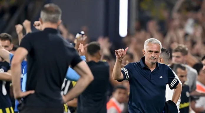 Mourinho, Feyenoord’u akıl oyunu ile mat etti