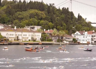 Rus yüzücü yarışmada kayboldu. Boğaz’da muamma