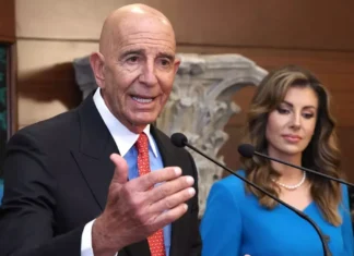 ABD Büyükelçisi Tom Barrack gazetecilere sinirlendi