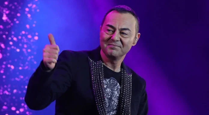 Serdar Ortaç sahnede şarkı sözlerini unuttu