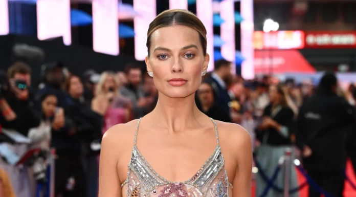 Margot Robbie, Galada transparan elbisesiyle dikkatleri üzerine çekti