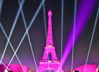 Paris’te pembe ekim