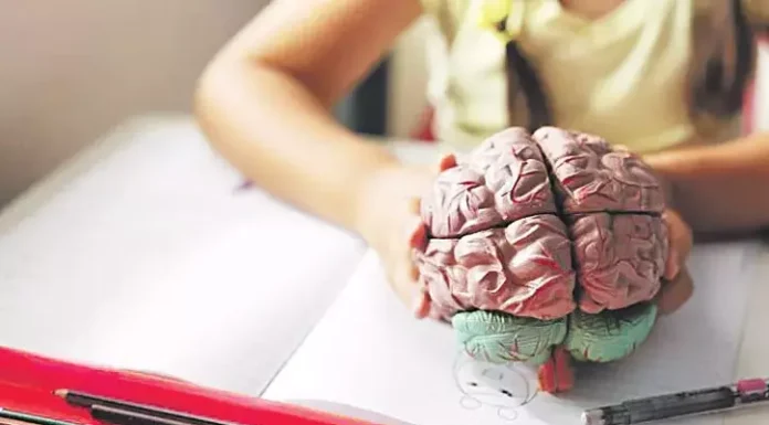 Sosyal medya çocuk beynini çürütüyor