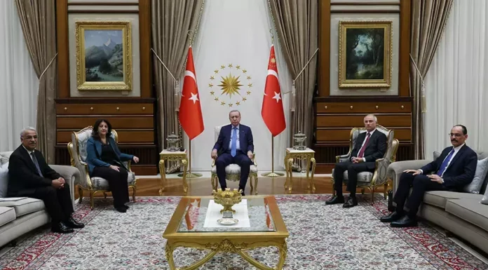 Beştepe’de kritik zirve! Erdoğan DEM heyetini kabul etti
