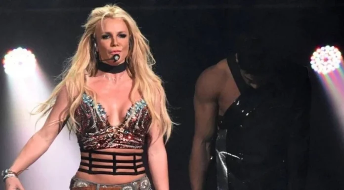 Britney Spears merdivenlerden düştü! ‘Korkunçtu, ara sıra çıkıyor’
