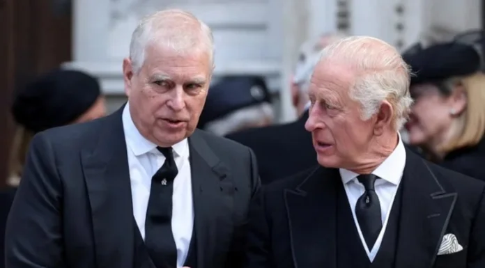 Prens Andrew’e ‘Epstein’ şoku: Tüm ünvanları elinden alındı