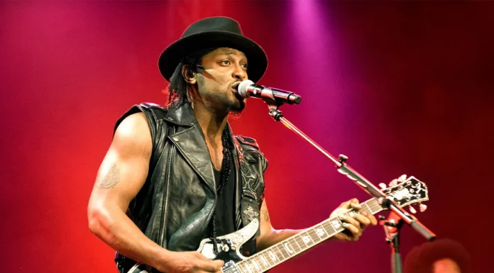 Dört Grammy ödüllü sanatçı 51 yaşında hayata veda etti