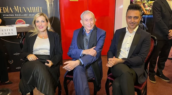 98 yaşında yönetmen koltuğuna