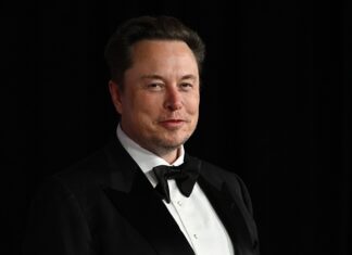 Elon Musk’ın serveti 500 milyar doları gördü