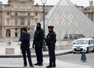 4 Hırsızı 60 Kişi Arıyor