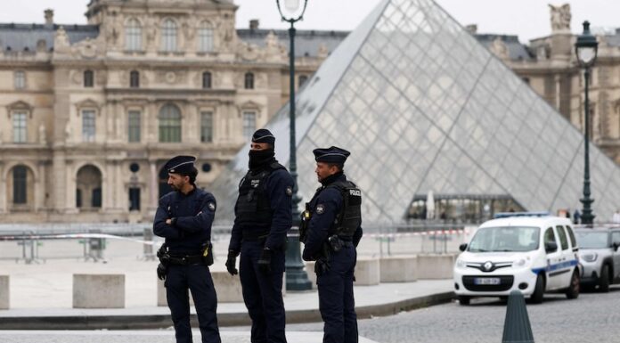 4 Hırsızı 60 Kişi Arıyor