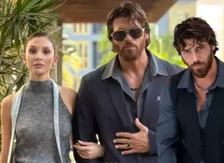 Aşıklardan yeni paylaşım! Can Yaman ve sevgilisinin romantik anları