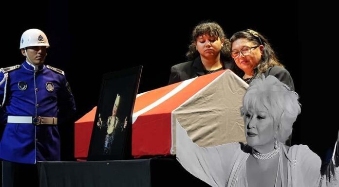 Usta sanatçı Muazzez Abacı için anma töreni! Sanatçı dostları yalnız bırakmadı