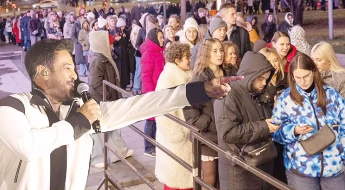 Rusya’da Emre Altuğ rüzgârı