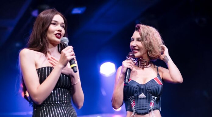 Hande Yener, İstanbul’da sevenleriyle buluştu