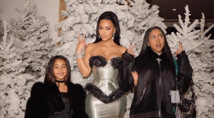 Kim Kardashian’ın yılbaşı özel gümüş şıklığı