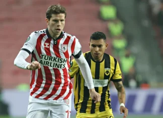 Samsunspor kendi evinde AEK’e 2-1 yenildi