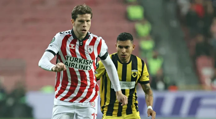 Samsunspor kendi evinde AEK’e 2-1 yenildi