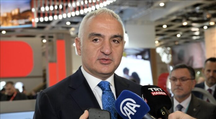 Turizmde rekor gelir, hedef 64 milyar dolar