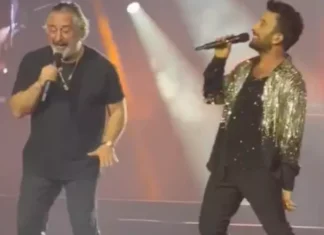 Tarkan konserinde Cem Yılmaz sürprizi! Birlikte şarkı söylediler