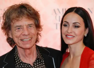 Mick Jagger ve 44 yaş küçük nişanlısı dikkat çekiyor