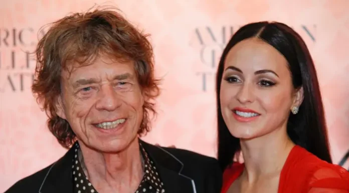 Mick Jagger ve 44 yaş küçük nişanlısı dikkat çekiyor