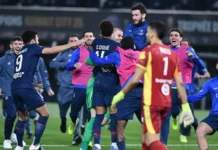 PSG Fransa Süper Kupa’yı müzesine götürdü