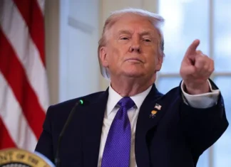 Donald Trump’tan Küba’ya sert tehdit mesajı