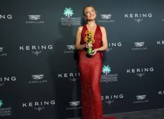 Kate Hudson Palm Springs’e damga vurdu