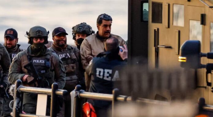 Maduro kelepçeli halde ilk kez yargılandı