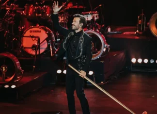 Ünlü şarkıcı Yalın konser tarihlerini duyurdu