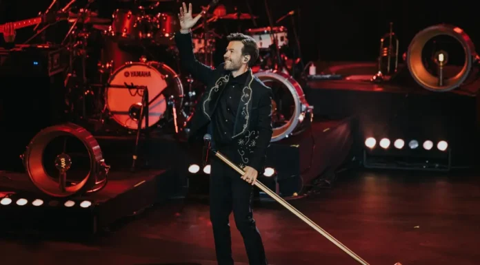 Ünlü şarkıcı Yalın konser tarihlerini duyurdu