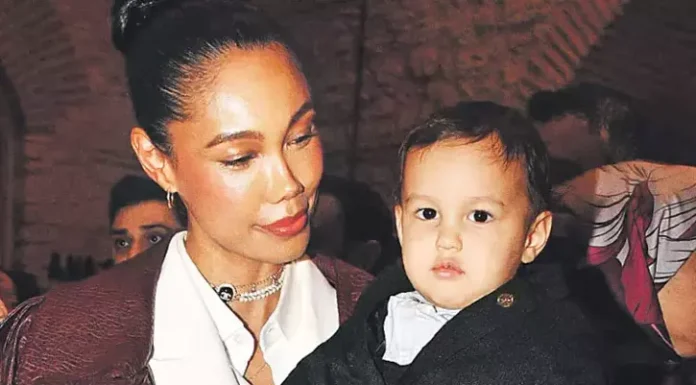 Babasını yalnız bırakmadı