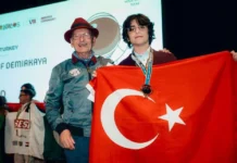 Yusuf Demirkaya fizik ve astronomi alanında altın madalya kazanarak dünya birincisi oldu
