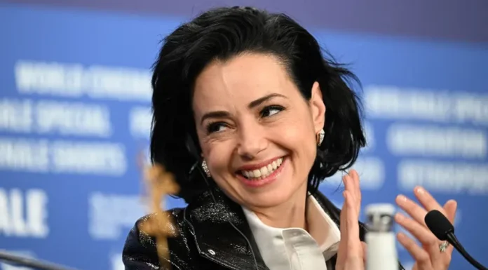 Özgü Namal’dan alkış toplayan Türkiye çıkışı