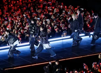 BTS, dört yıl sonra tam kadro sahneye çıktı