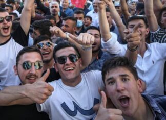 Z kuşağı erkekler cinsiyet rolleri konusunda eski nesillere göre daha gelenekçi