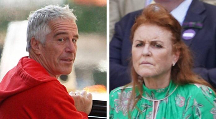 Hapisteyken bile Epstein’e koştu