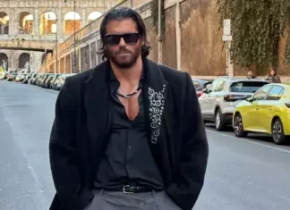 Can Yaman paylaştığı pozla sosyal medyayı salladı
