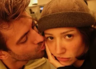 Çılgın bir aşkın pençesindeyiz