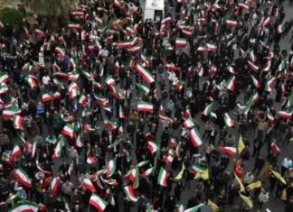 İran halkı sokaklarda: ABD ve İsrail’e karşı protestolar