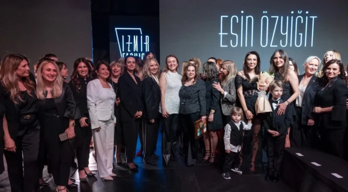 İzmir’de moda şov