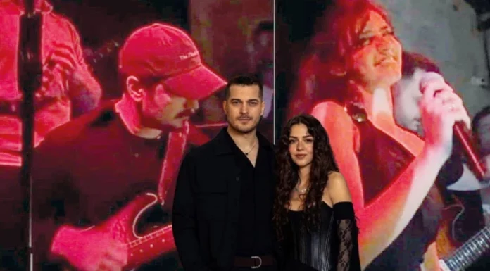 Aşkı için sahnede
